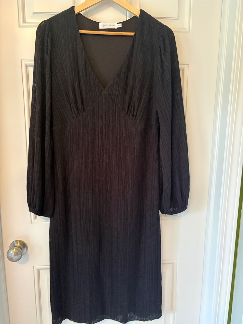 Women's Black V-Neck Long Sleeve Dress XL